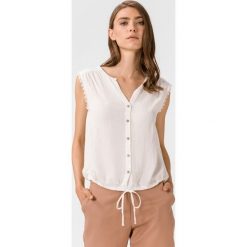 Vero Moda Naomi Bluzka Biały. Białe bluzki damskie Vero Moda, s, z haftami, z wiskozy, bez kołnierzyka, bez rękawów. Za 118,95 zł.