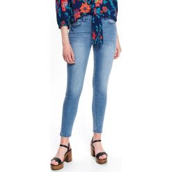 Spodnie jeansowe skinny. Niebieskie spodnie damskie Top Secret, na zimę, s, bez wzorów, z jeansu. W wyprzedaży za 64,99 zł.