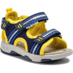 Sandały GEOX - B Sand.Multy B. A B920FA 01415 C0657 M Navy/Yellow. Żółte sandały chłopięce Geox, ze skóry ekologicznej, bez zapięcia. W wyprzedaży za 159,00 zł.
