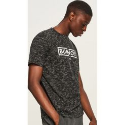 Melanżowy t-shirt z nadrukiem - Czarny. Czarne t-shirty męskie z nadrukiem Reserved, l. Za 49,99 zł.
