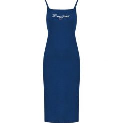 Sukienka codzienna Tommy Jeans DW0DW06665. Niebieskie sukienki damskie Tommy Jeans, na co dzień, m, bez wzorów, z bawełny, bez kołnierzyka, bez rękawów, proste. W wyprzedaży za 169,00 zł.