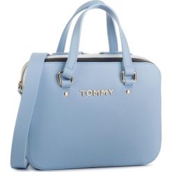 Torebka TOMMY HILFIGER - Th Corporate Mini Trunk AW0AW06820 423. Niebieskie torebki klasyczne damskie TOMMY HILFIGER, bez wzorów, ze skóry ekologicznej, klasyczne, bez dodatków. Za 539,00 zł.