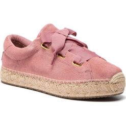 Espadryle UGG - W Brianna 1099890 W/Pdw. Różowe espadryle damskie Ugg, na co dzień, bez wzorów, ze skóry, bez obcasa, bez zapięcia. W wyprzedaży za 359,00 zł.