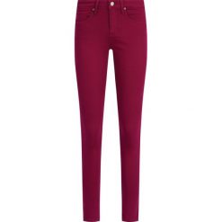 Jeansy Slim Fit TOMMY HILFIGER Como WW0WW25096. Czerwone jeansy damskie TOMMY HILFIGER. W wyprzedaży za 229,00 zł.