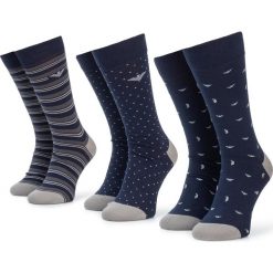 Zestaw 3 par wysokich skarpet męskich EMPORIO ARMANI - 302402 9A282 10735 r.39/46 Blu Navy/Perla. Niebieskie skarpetki męskie Emporio Armani, bez wzorów, z elastanu. W wyprzedaży za 119,00 zł.