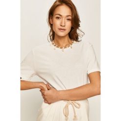 Answear - T-shirt. Białe bluzki damskie ANSWEAR, s, z aplikacjami, z elastanu, casualowe, z okrągłym kołnierzem, z krótkim rękawem. W wyprzedaży za 49,90 zł.