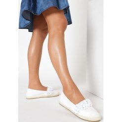 Białe Espadryle Yes Y'All. Białe espadryle damskie Born2be, bez wzorów, bez obcasa. W wyprzedaży za 39,99 zł.