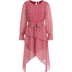 Sukienka codzienna Pepe Jeans Cristy PL952564. Różowe sukienki damskie Pepe Jeans, na co dzień, xs, bez wzorów, z poliesteru, bez kołnierzyka, bez rękawów, proste. W wyprzedaży za 269,00 zł.