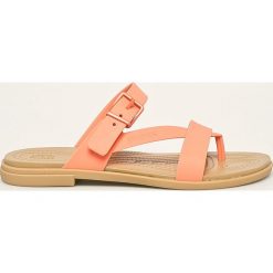 Crocs - Klapki. Czarne klapki damskie Crocs, bez wzorów, z gumy, bez obcasa, na obcasie. Za 179,90 zł.