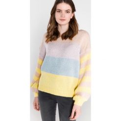 Vila Strive Sweter Żółty. Żółte bluzy damskie Vila, s, bez wzorów, z wełny, bez rękawów, bez kaptura. Za 200,95 zł.