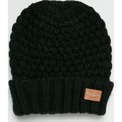 Pepe Jeans - Czapka. Czarne czapki damskie Pepe Jeans, na zimę, bez wzorów, z jeansu. W wyprzedaży za 69,90 zł.