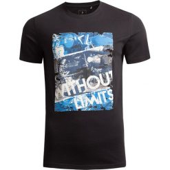 T-shirt męski TSM610 - głęboka czerń - Outhorn. Czarne koszulki męskie Outhorn, m, bez wzorów, bez kołnierzyka, bez rękawów. W wyprzedaży za 39,99 zł.