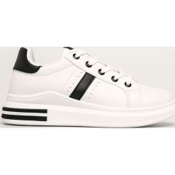 Answear - Buty. Białe buty sportowe damskie ANSWEAR, z gumy. W wyprzedaży za 59,90 zł.