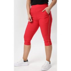 Czerwone Szorty Malithise. Czerwone szorty damskie Born2be, xl, bez wzorów. W wyprzedaży za 74,99 zł.