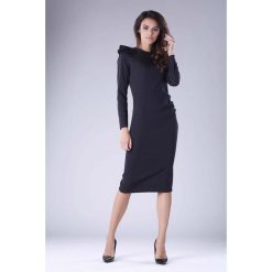 Czarna Sukienka o Dopasowanym Fasonie z Falbankami. Czarne sukienki damskie Molly.pl, s, bez wzorów, eleganckie, z falbankami, z długim rękawem, długie, mini, dopasowane. Za 128,90 zł.