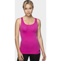 Top damski TSD301 - fuksja. Czerwone topy damskie 4f, bez wzorów, z dzianiny, bez kołnierzyka. Za 29,99 zł.