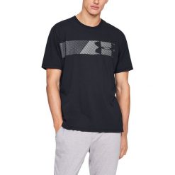 Under Armour Koszulka Czarny. Czarne podkoszulki męskie Under Armour, s, z nadrukiem, z bawełny, z krótkim rękawem. Za 119,95 zł.