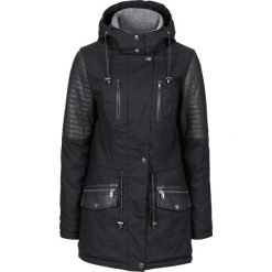 Kurtka parka z wstawkami ze sztucznej skóry bonprix czarny. Czarne kurtki damskie marki bonprix, bez wzorów, ze skóry. Za 269,99 zł.