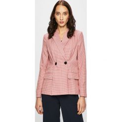 Vero Moda - Żakiet. Czerwone żakiety damskie marki Vero Moda, s, bez wzorów, z poliesteru. Za 219,90 zł.