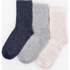 Skarpetki z błyszczącym włóknem 3 pack - Niebieski. Niebieskie skarpetki damskie marki Reserved, bez wzorów, z włókna. Za 29,99 zł.