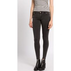 Review - Jeansy. Szare jeansy damskie marki Review, z elastanu. W wyprzedaży za 99,90 zł.