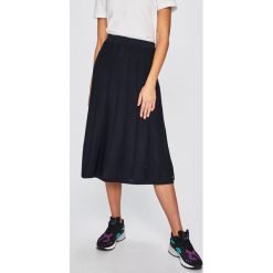 Tommy Hilfiger - Spódnica. Niebieskie spódniczki damskie TOMMY HILFIGER, s, bez wzorów, z wiskozy, z podwyższonym stanem, midi, rozkloszowane. Za 749,90 zł.