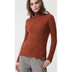 Brązowy Golf Soltone. Pomarańczowe swetry damskie Born2be, s, bez wzorów, z dzianiny, eleganckie, z długim rękawem, długie, bez kaptura. Za 79,99 zł.