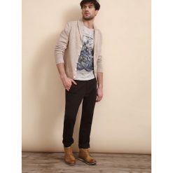 Kardigan długi rękaw męski z guzikiem. Brązowe swetry męskie na lato, xl, z bawełny, eleganckie. W wyprzedaży za 49,99 zł.