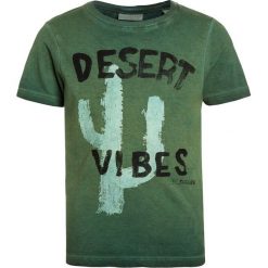 Scotch Shrunk WITH HANDPAINTED ARTWORKS & WASHING Tshirt z nadrukiem army. Zielone t-shirty męskie marki Scotch Shrunk, z nadrukiem, z bawełny. Za 149,00 zł.