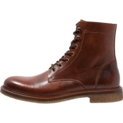 Zign Botki sznurowane cognac. Brązowe botki męskie Zign, z materiału, na sznurówki. Za 379,00 zł.