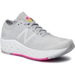 Buty NEW BALANCE - WVNGOGG4 Szary. Szare buty sportowe damskie z materiału, sportowe, do biegania. W wyprzedaży za 309,00 zł.