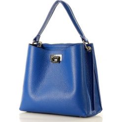 Marco mazzini torebka kuferek crossbody elegance ze skóry naturalnej classic blue. Niebieskie kuferki damskie MAZZINI, w paski, ze skóry, eleganckie, na ramię, bez dodatków. W wyprzedaży za 279,00 zł.
