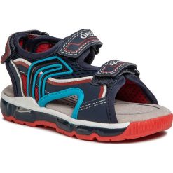 Sandały GEOX - J S.Android B. B J020QB 014BU C0735 M Navy/Red. Niebieskie sandały chłopięce Geox, ze skóry ekologicznej, bez zapięcia. Za 259,00 zł.