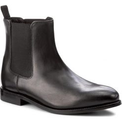 Sztyblety CLARKS - Ellis Franklin 261273797 Black Leather. Czarne sztyblety męskie Clarks, ze skóry, bez zapięcia. W wyprzedaży za 339,00 zł.