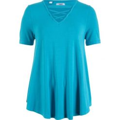 Shirt z krótkim rękawem i sznurowaniem bonprix ciemnoturkusowy. Niebieskie koszulki damskie bonprix, bez wzorów, z wiskozy, z dekoltem w serek. Za 27,99 zł.