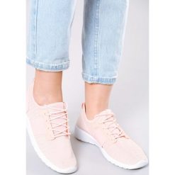Różowe Buty Sportowe Athletically. Buty sportowe damskie Born2be. Za 59,99 zł.
