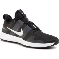 Buty NIKE - Varsity Compete Tr 2 AT1239 003 Black/White/Anthracite. Czarne buty sportowe męskie Nike, z tworzywa sztucznego, bez zapięcia, na fitness i siłownię. W wyprzedaży za 229,00 zł.