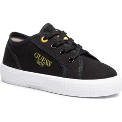 Sneakersy GUESS - Piumo FI7PIO FAB12 BLACK. Czarne trampki chłopięce Guess, z aplikacjami, z tworzywa sztucznego, na sznurówki. Za 179,00 zł.
