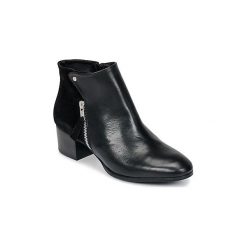 Botki Betty London JABADA. Czarne botki damskie Betty London, bez obcasa, bez zapięcia. Za 439,00 zł.