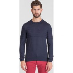GRANATOWY SWETER EMPORIO ARMANI. Swetry męskie Emporio Armani. Za 359,50 zł.
