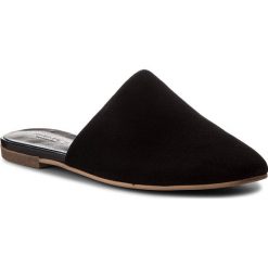 Klapki VAGABOND - Ayden 4305-240-20 Black. Czarne klapki damskie Vagabond, bez wzorów, ze skóry, bez obcasa, na obcasie. W wyprzedaży za 199,00 zł.