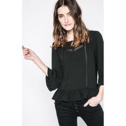Answear - Bluzka Genepi. Czarne bluzki damskie ANSWEAR, s, bez wzorów, z poliesteru, casualowe, bez kołnierzyka, bez rękawów. W wyprzedaży za 59,90 zł.
