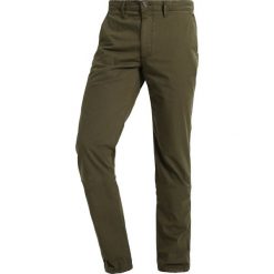 Chinosy męskie: Cortefiel Chinosy dark green