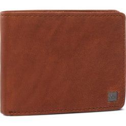 Mały Portfel Męski QUIKSILVER - EQYAA03898 Bbrn. Pomarańczowe portfele męskie Quiksilver, bez wzorów, ze skóry. Za 149,00 zł.