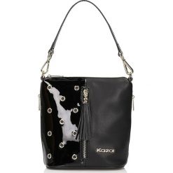 Skórzana torebka w kolorze czarnym - (S)19 x (W)22 x (G)10 cm. Czarne torebki klasyczne damskie Kazar, bez wzorów, ze skóry, bez dodatków. W wyprzedaży za 429,95 zł.