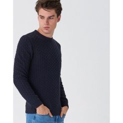 Sweter z ozdobnym splotem - Granatowy. Niebieskie swetry męskie House, s, bez wzorów, ze splotem, bez kołnierzyka, bez kaptura. Za 119,99 zł.