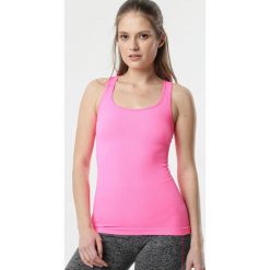 Fuksjowy Top Taylie. Bluzki damskie Born2be, xl, bez wzorów, bez kołnierzyka, bez rękawów. W wyprzedaży za 24,99 zł.