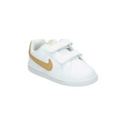 Buty Dziecko Nike 833537. Białe trampki dziewczęce Nike, bez wzorów, bez zapięcia. Za 153,73 zł.