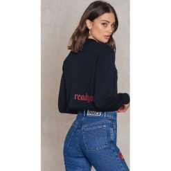 Bluzy rozpinane damskie: NA-KD Krótka bluza Ready Or Not – Black