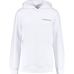 Kardigany męskie: Calvin Klein Jeans HOROS 2 REGULAR POPOVER Bluza z kapturem bright white